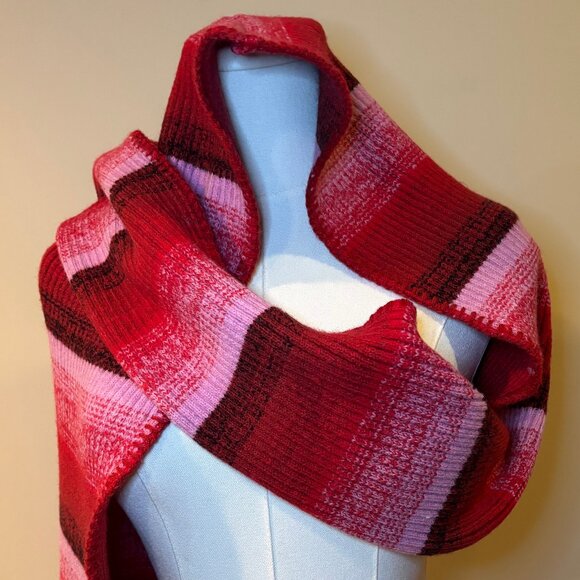 NWT Aqua Ombre Jacquard Hooded Scarf OS Red - Picture 1 of 4